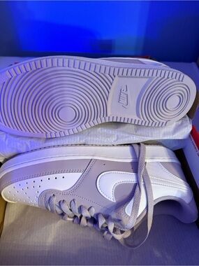 Nike Two-Tone Low-Top Sneakers in Lavender and White 8.5 NIB